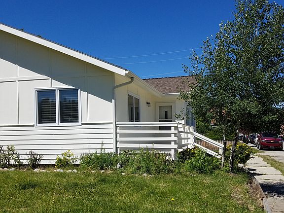 Corner/Front Yard on Platt