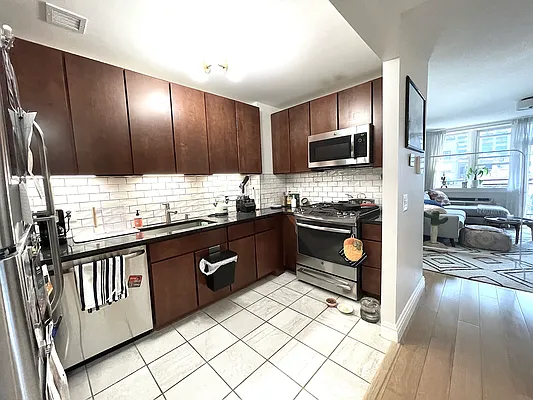 Rented by Keller Williams NYC | media 19