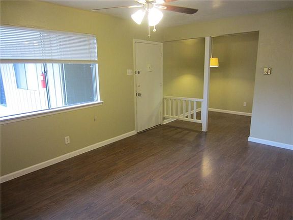 2nd image of 2910 Throckmorton St APT 205
