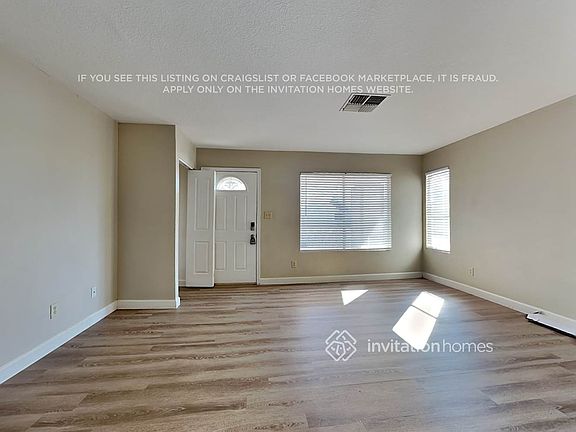 3rd image of 1424 N Ashland