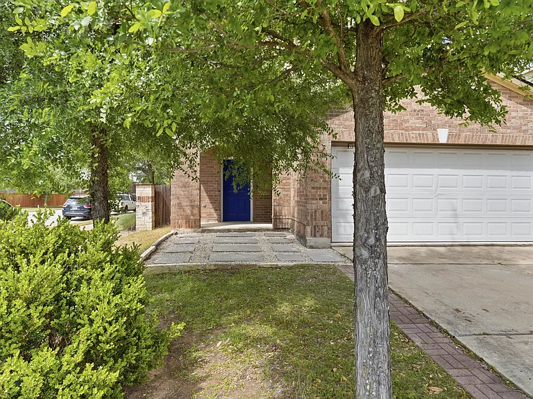 11200 Drumellan St — Photo 37