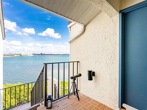 4th image of 1401 Beach Rd Unit 303