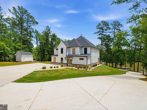 4th image of 391 Parker Rd