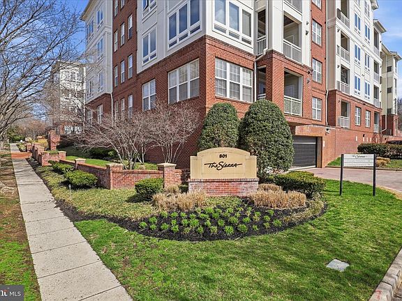 2nd image of 801 S Greenbrier St APT 103