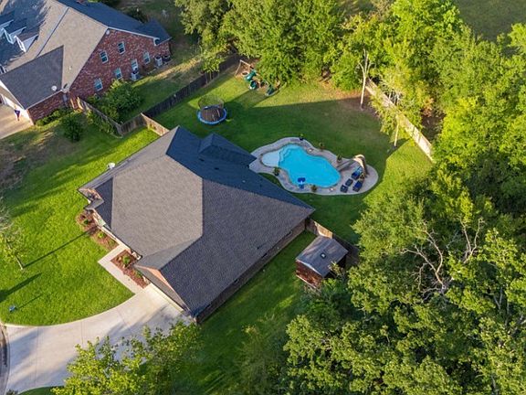 4th image of 704 Kimberly Ln