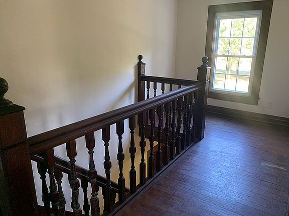 2nd floor sitting area