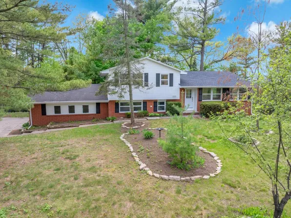 1007 Forest Hill DRIVE, Green Bay, WI 54311