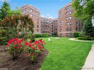 11 Alden Rd APT 4C, Larchmont, NY 10538