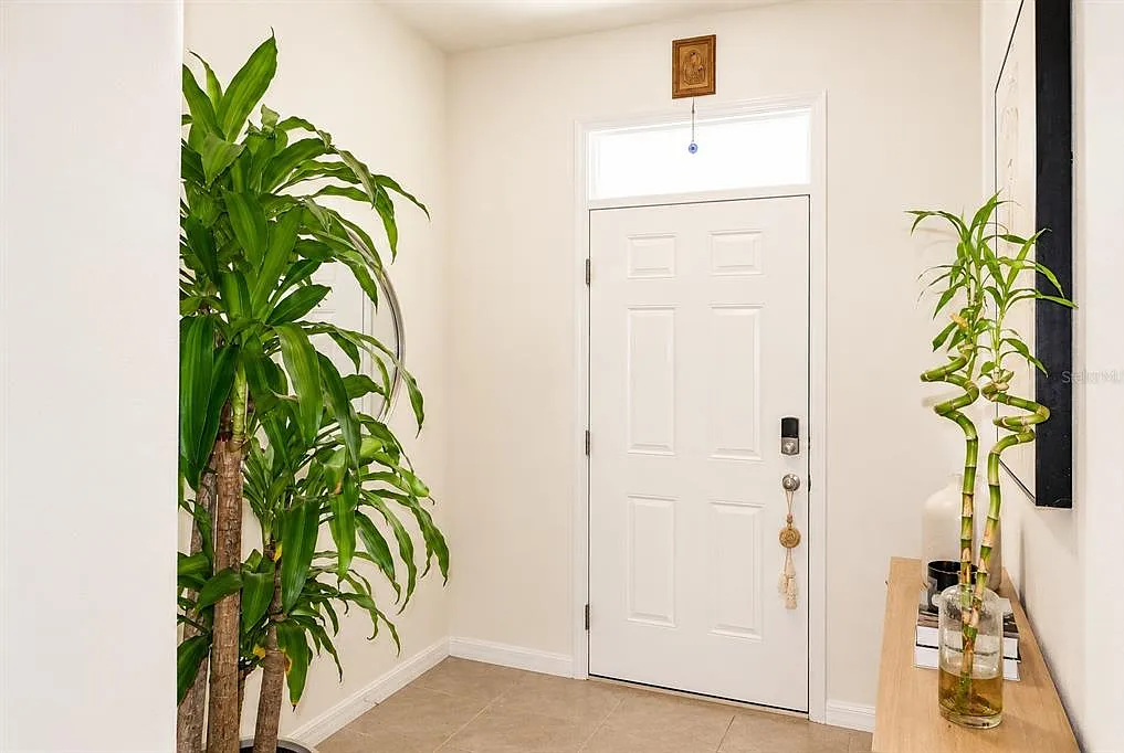 3 bed, 2.5 bath, 1676 sqft, $2,050 — Photo 4