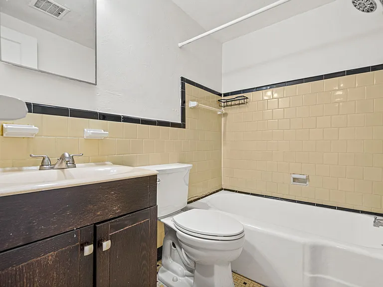 525 N Jackson St #103 — Photo 10