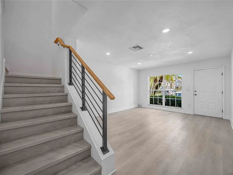 727 Kensington Lake Cir — Photo 12