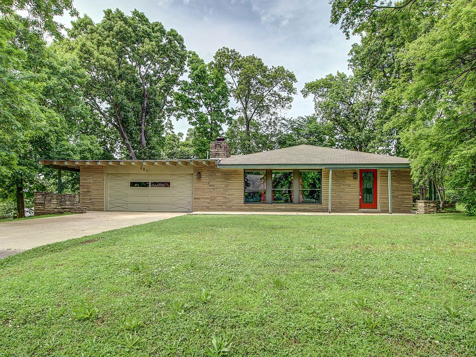 1st image of 301 Tanglewood Dr