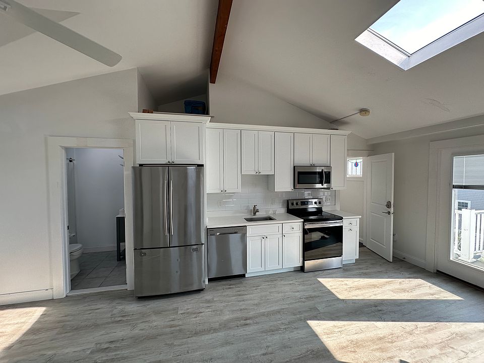 1st image of 131 Northern Blvd #B