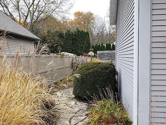 5th image of 701 Danbury Dr