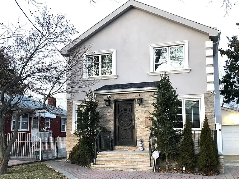 207 Allison Ave — Photo 1