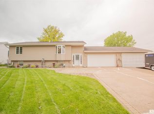 520 Terrace Dr, Blue Grass, IA 52726