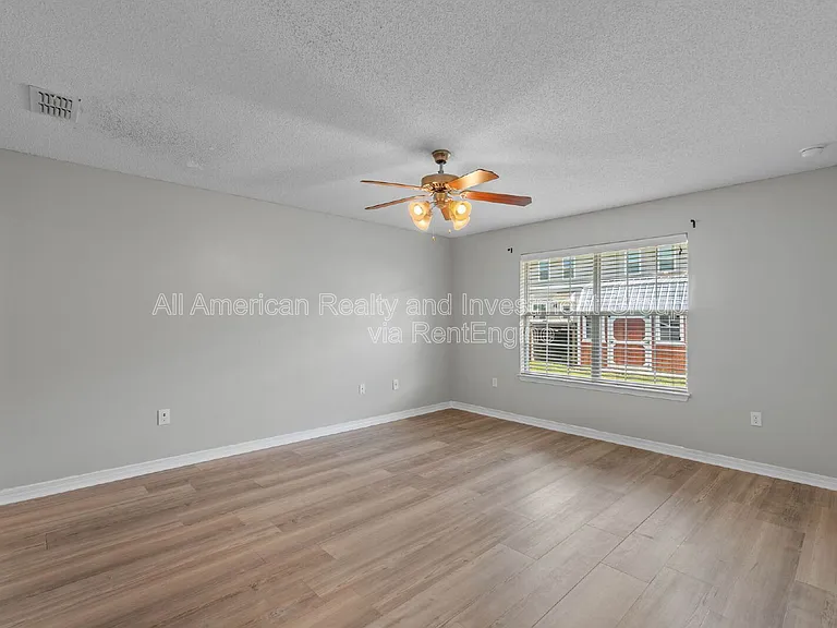 203 Citadel Ln — Photo 23