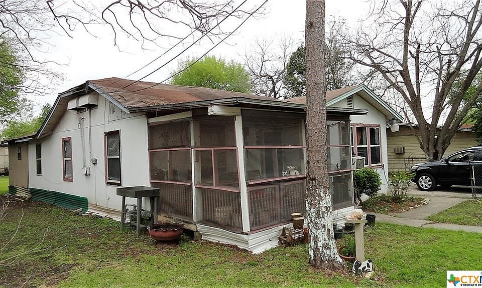 1st image of 811 E New Braunfels St