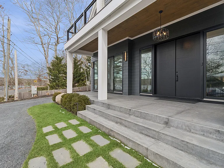 124 Big Fresh Pond Rd — Photo 4