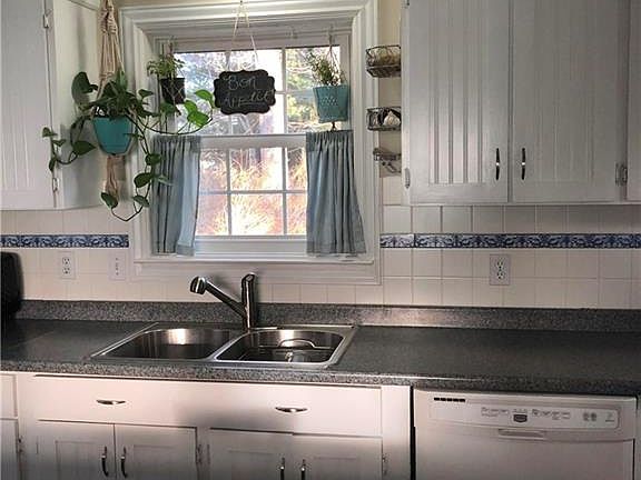 5th image of 11 Glenwood Dr