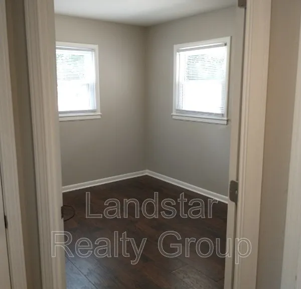 9403 Burgoo King Rd — Photo 11