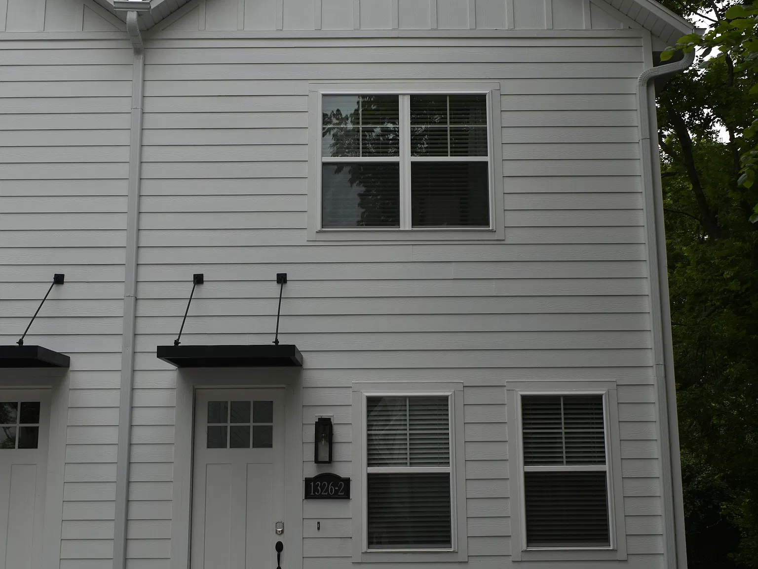 1326 Van Buren Avenue - 2 — Photo 2