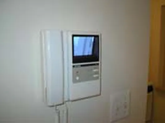 Rented by Eric Goodman Realty Corp | media 18