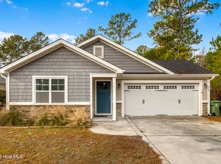 415 Ridgeway Dr, Sneads Ferry, NC 28460