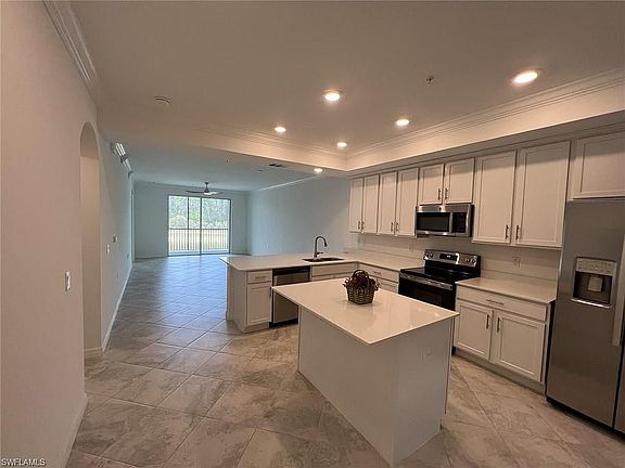 4th image of 6046 National Blvd #425