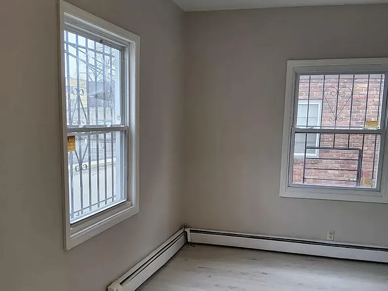 86 Wilson Pl #1 — Photo 2