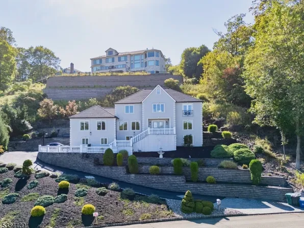 207 Eileen Dr, Cedar Grove Twp., NJ 07009