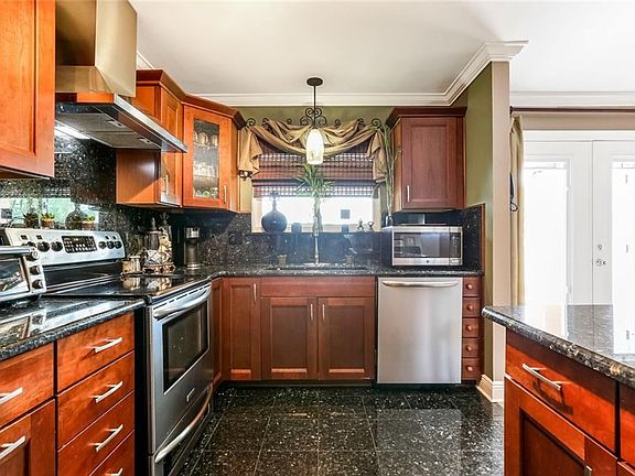 2nd image of 925 Mystic Ave