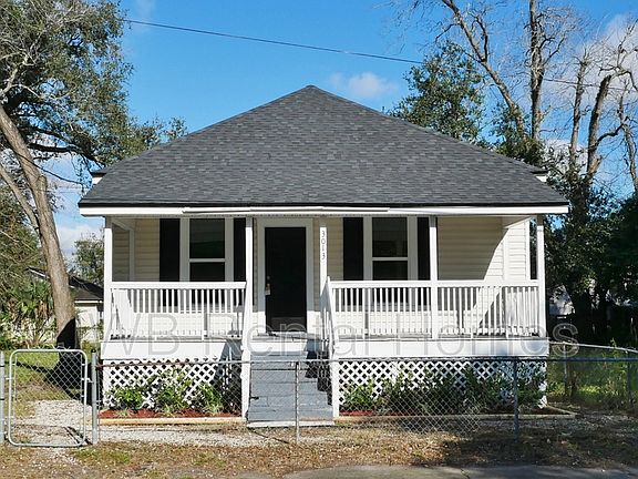 2nd image of 3013 Dignan St