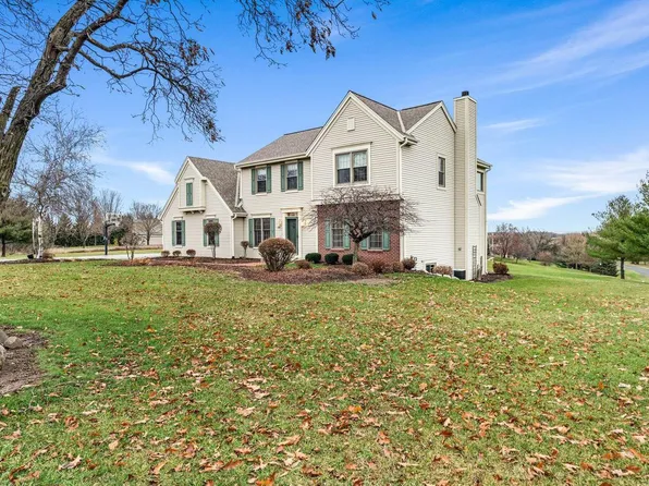 W327S9400 Nicole DRIVE, Mukwonago, WI 53149