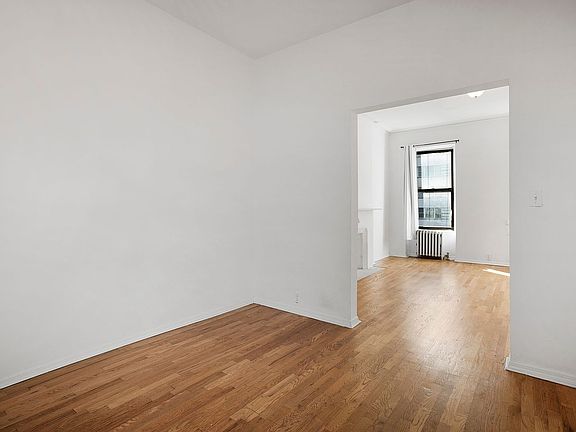 4th image of 1308 2nd Ave #4S