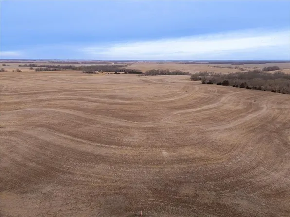 2 State Road P, Jamesport, MO 64648