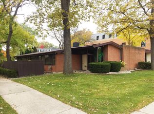 500 Green Bay Rd, Kenilworth, IL 60043