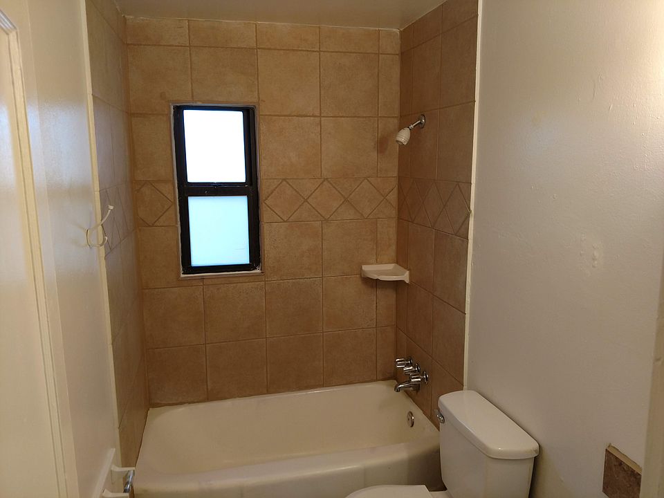 1st image of 2445 Madeira Dr NE