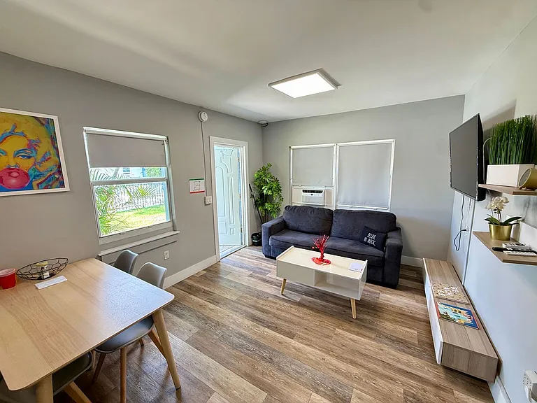 1020 N Victoria Park Rd #26 — Photo 4
