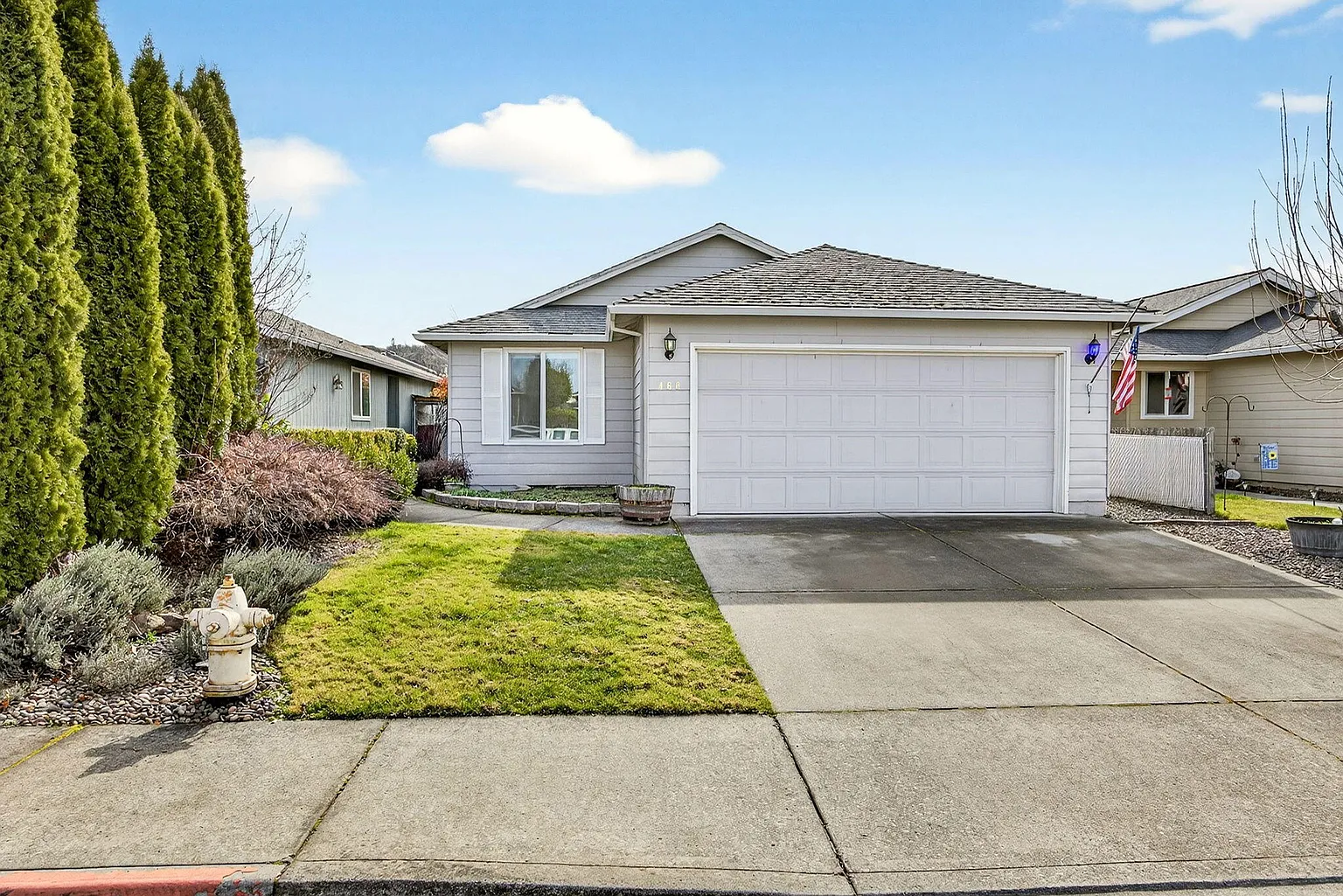 460 Montclair Way photo 1