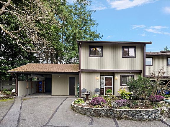 2nd image of 897 Admirals Rd #13