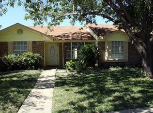 2125 High Bluff Dr, Garland, TX 75041