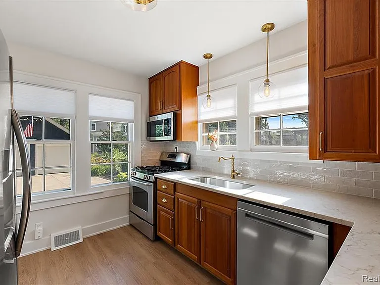 2136 Dorchester Rd — Photo 22