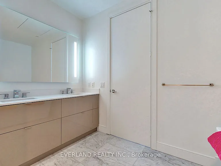 7 Grenville St #6105 — Photo 29