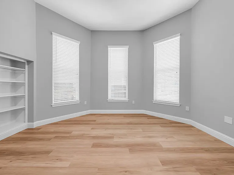 2016 - 2020 Dwight Way — Photo 6
