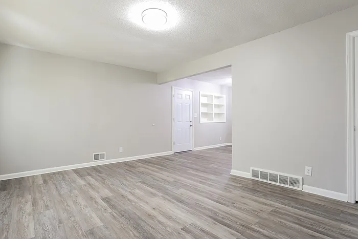 6705 N Indiana Ave — Photo 6