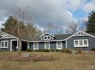 9 Timber Crest Dr, Danbury, CT 06811