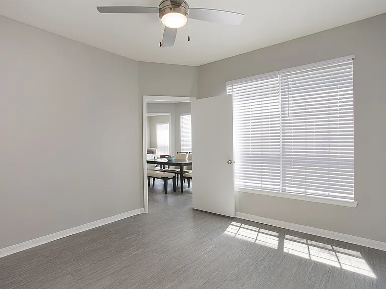 Westwood Reserve Apartments — Photo 31
