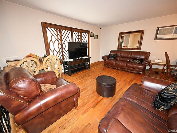 4th image of 1156 Midway Court