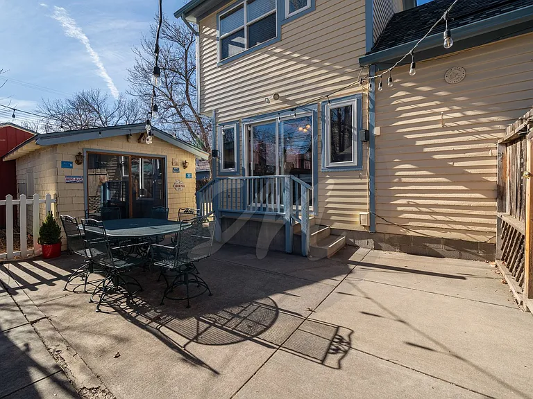1111 W Pikes Peak Avenue — Photo 25